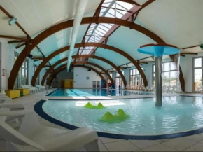 Maison agréable avec piscine à Gastes, 44 m²